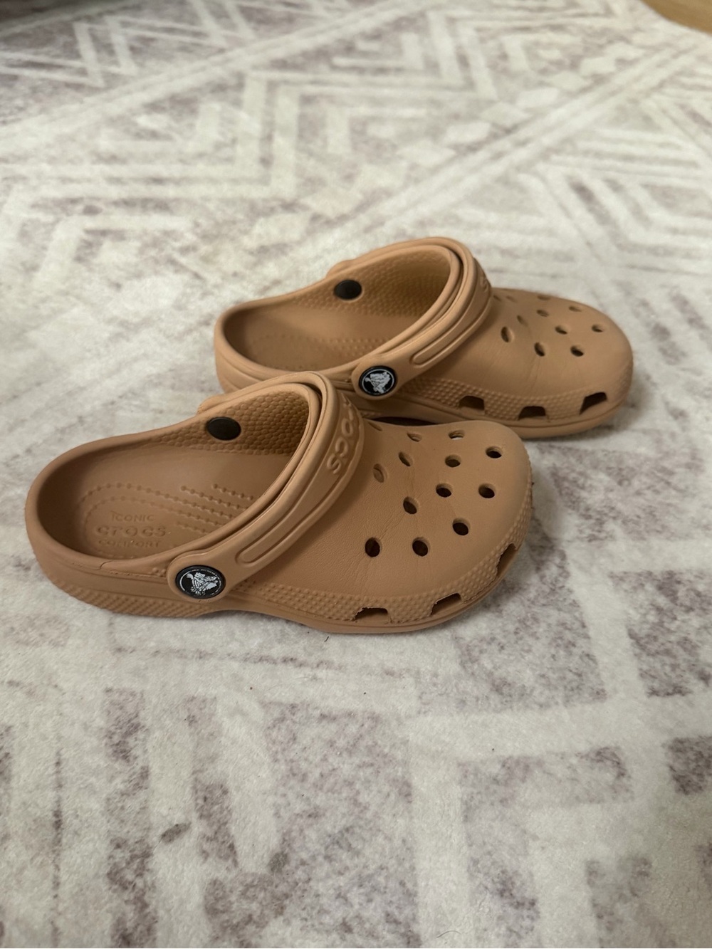 CROCS Kids Classic Clog in Light Brown